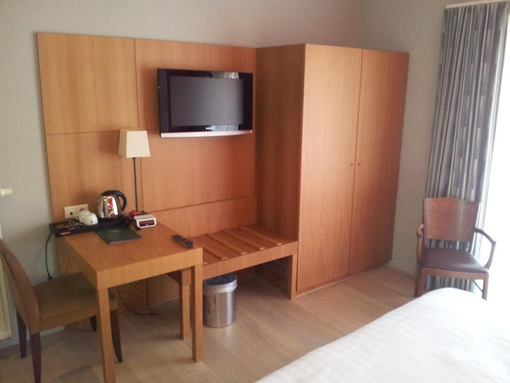 Hotel De Zalm Херенталс Екстериор снимка